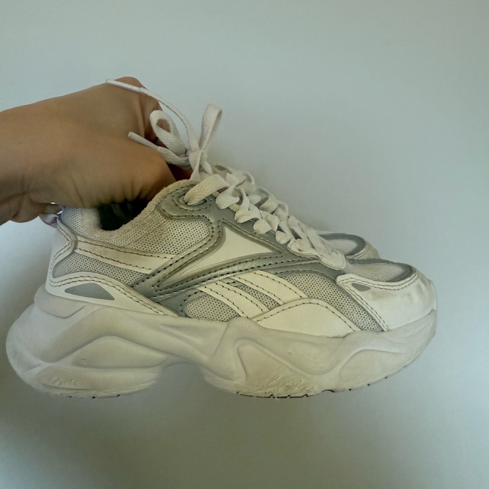 Reebok Sneakers